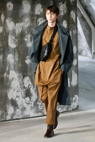 Look 8